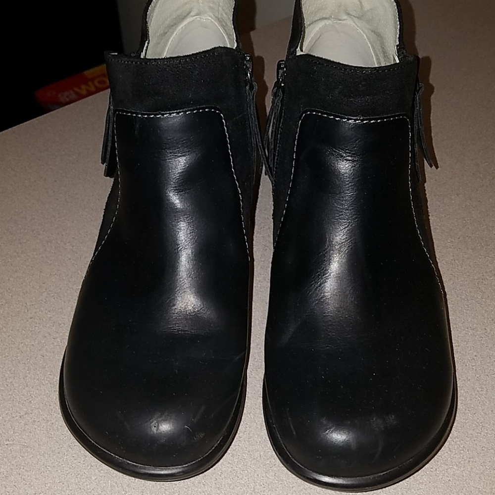 Jambu boots